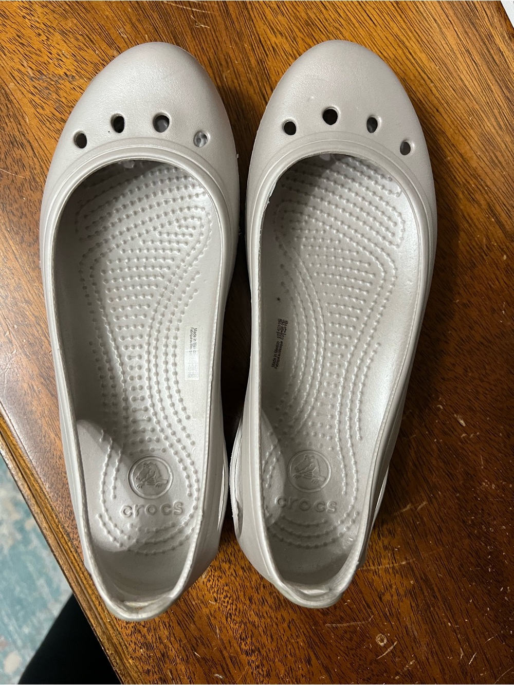 CROCS Women’s Light silver Slip-On Ballet Flats